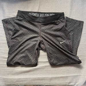 Nike Crop Leggings Size Med
